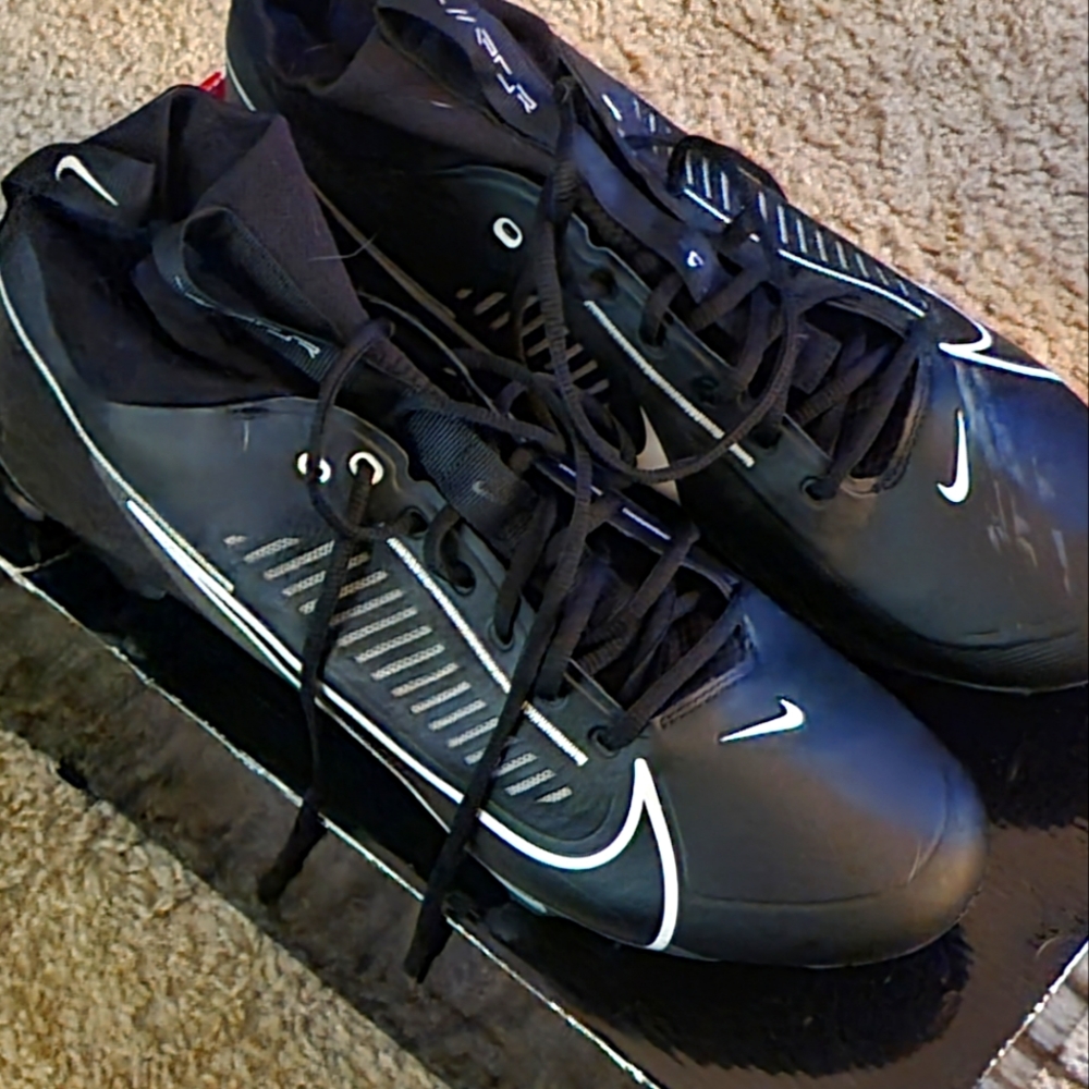 !! Mens Michigan State Spartans Football "Team Issued" Cleats Size 14 !!